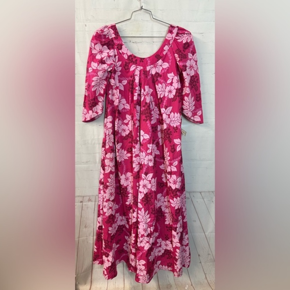 Hilo Hattie Hawaiian Dress Small NWT